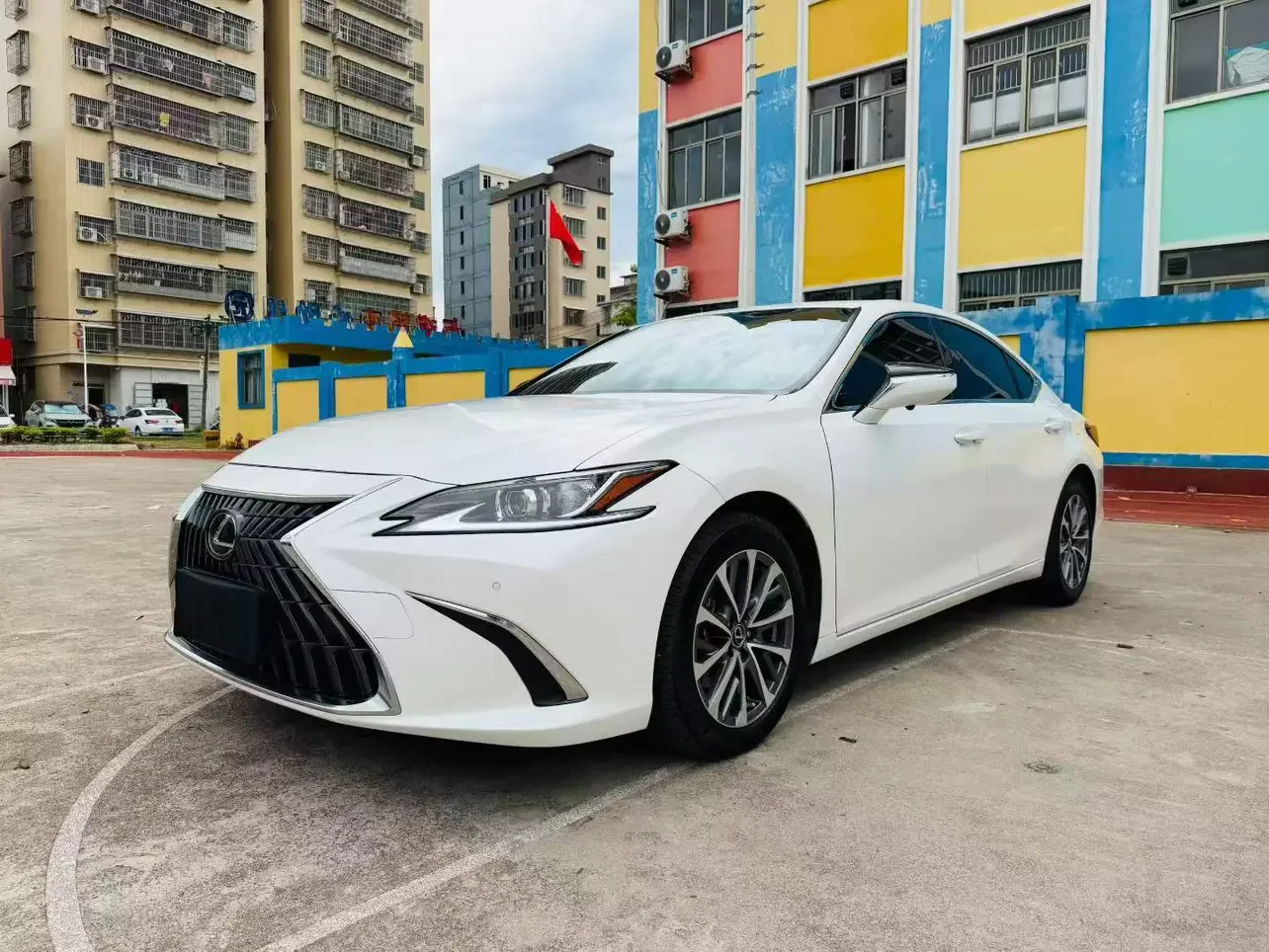 Lexus ES