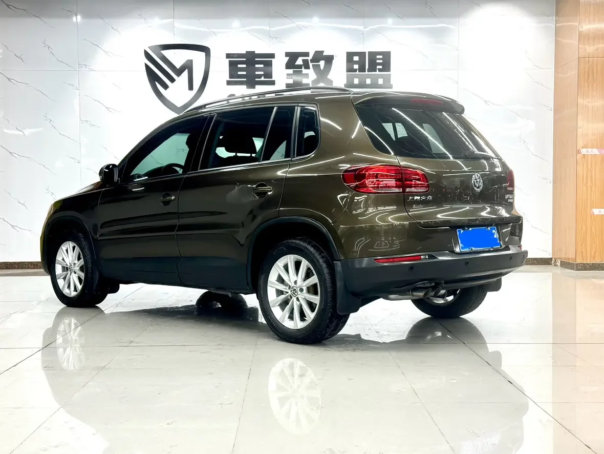Volkswagen Tiguan (Tharu)