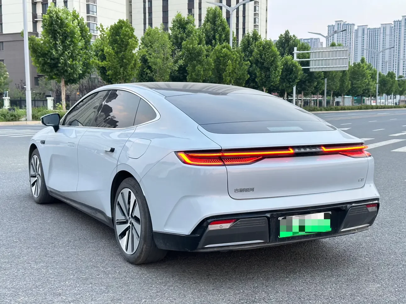 Geely Galaxy E8