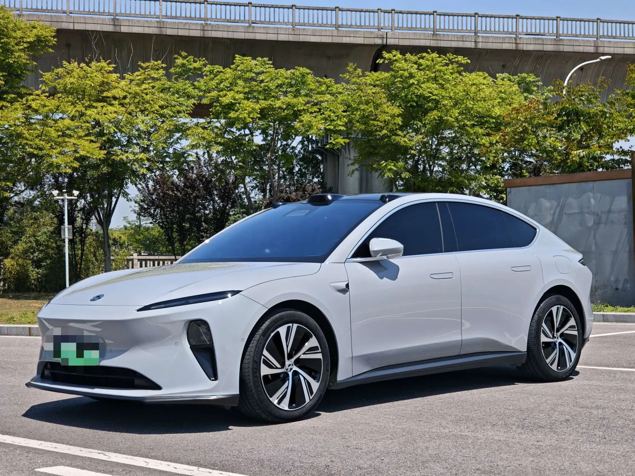 NIO ET5  из Китая