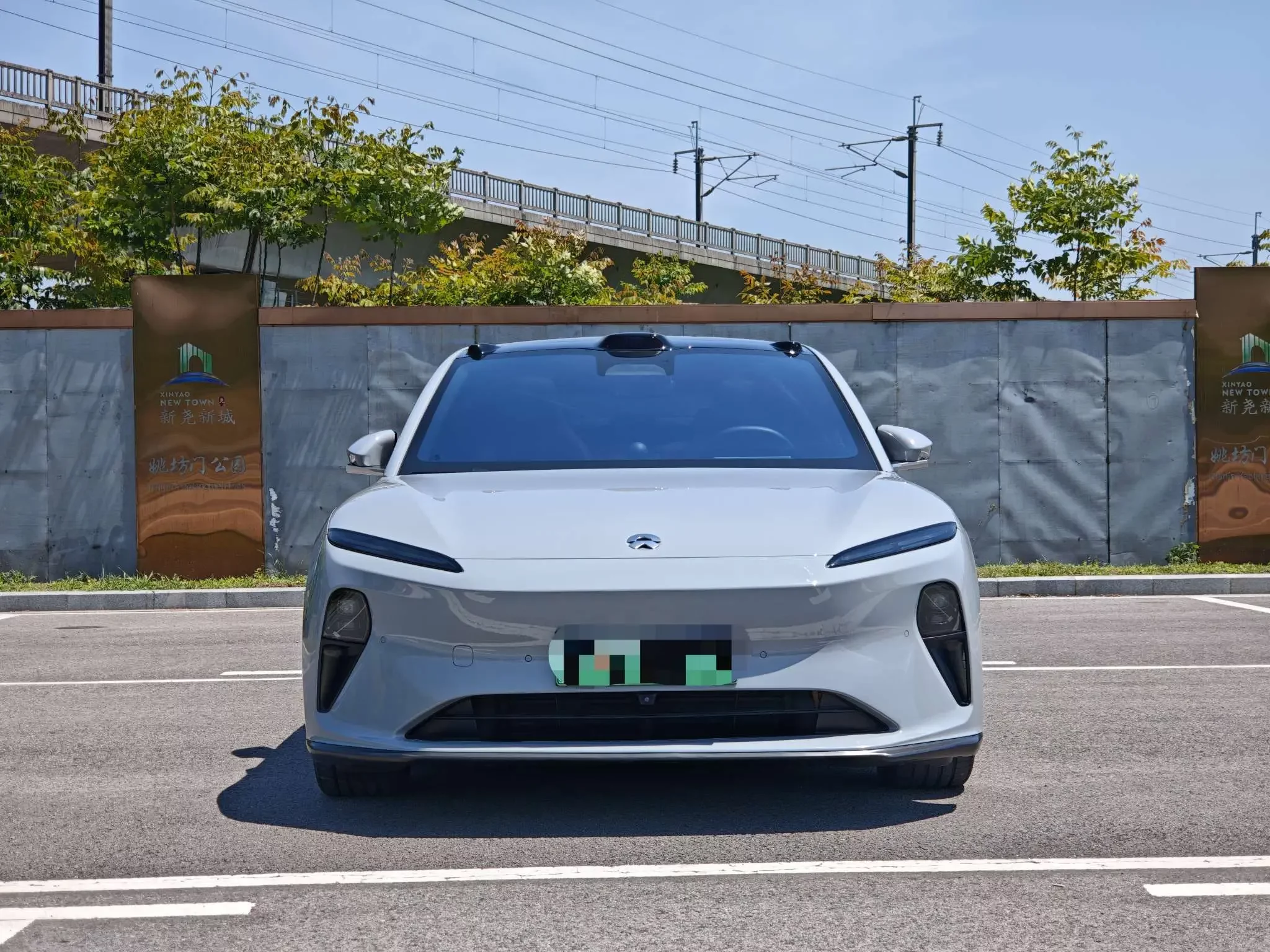 NIO ET5  из Китая