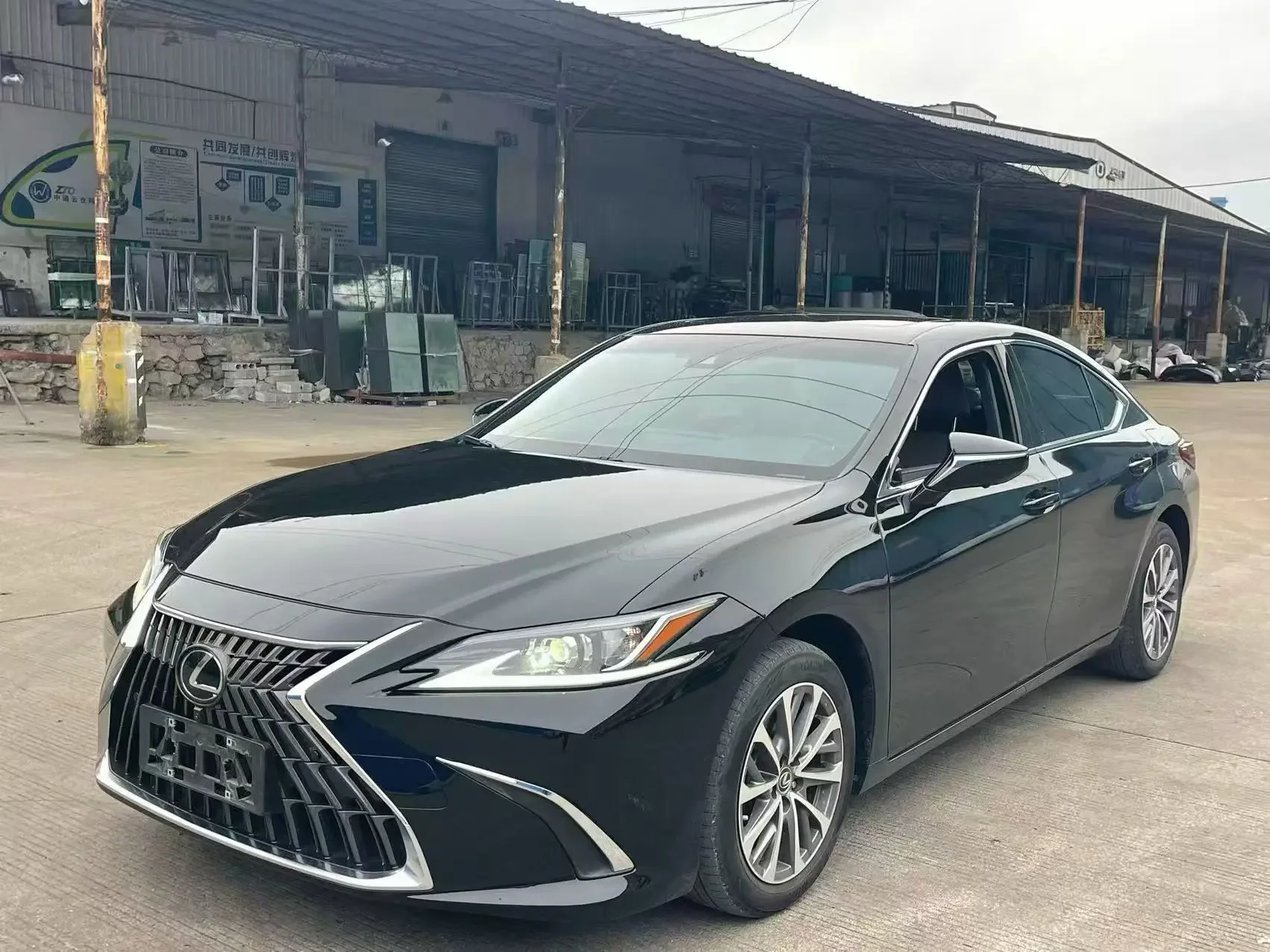 Lexus ES