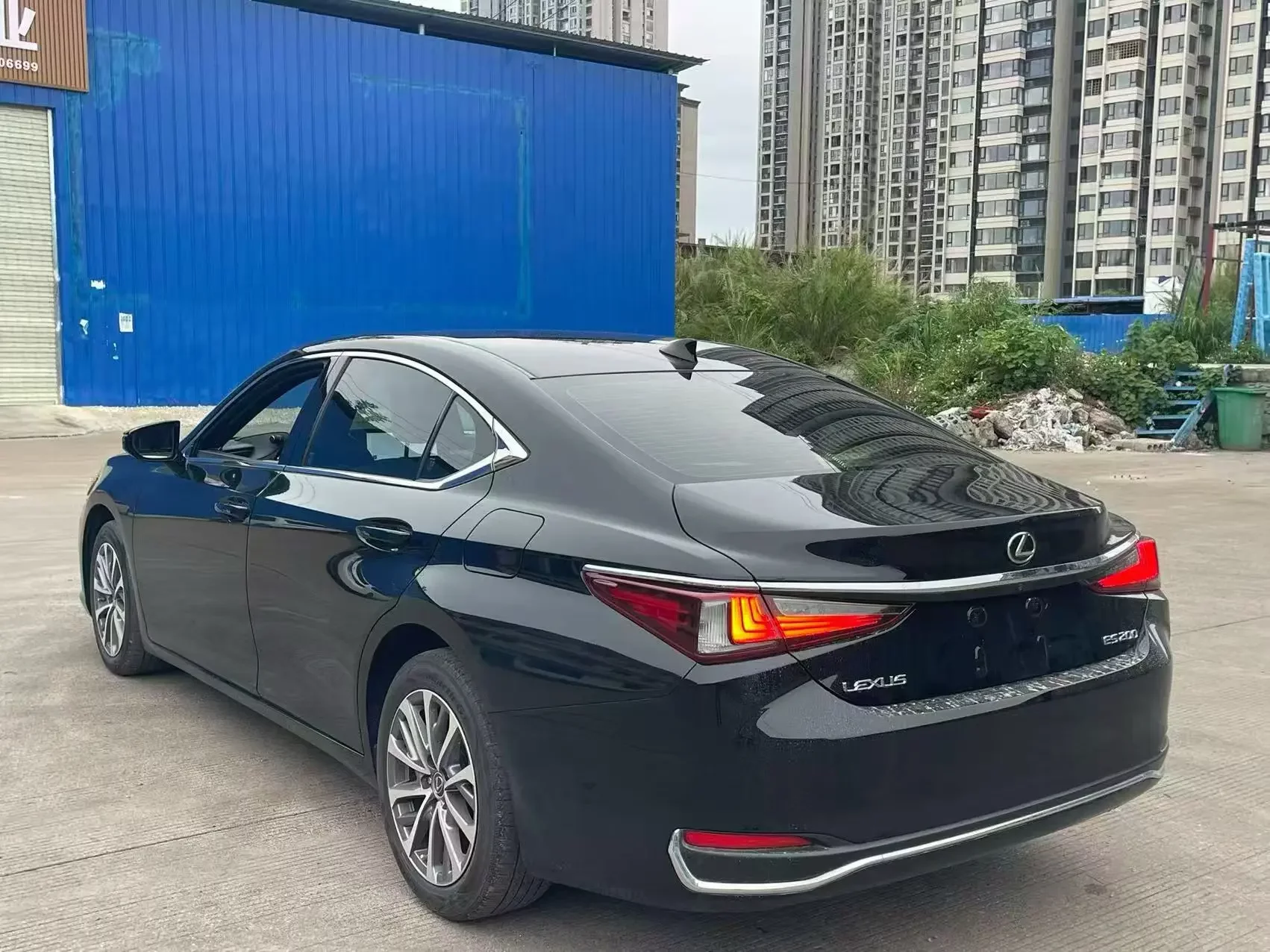 Lexus ES