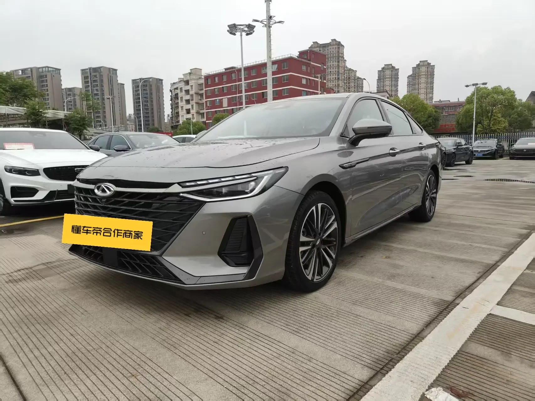 Chery Arrizo 8