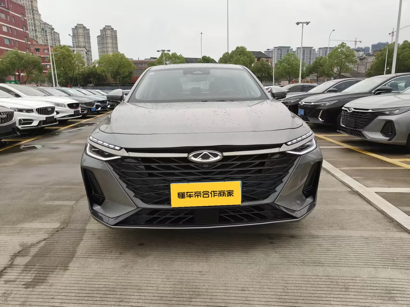 Chery Arrizo 8