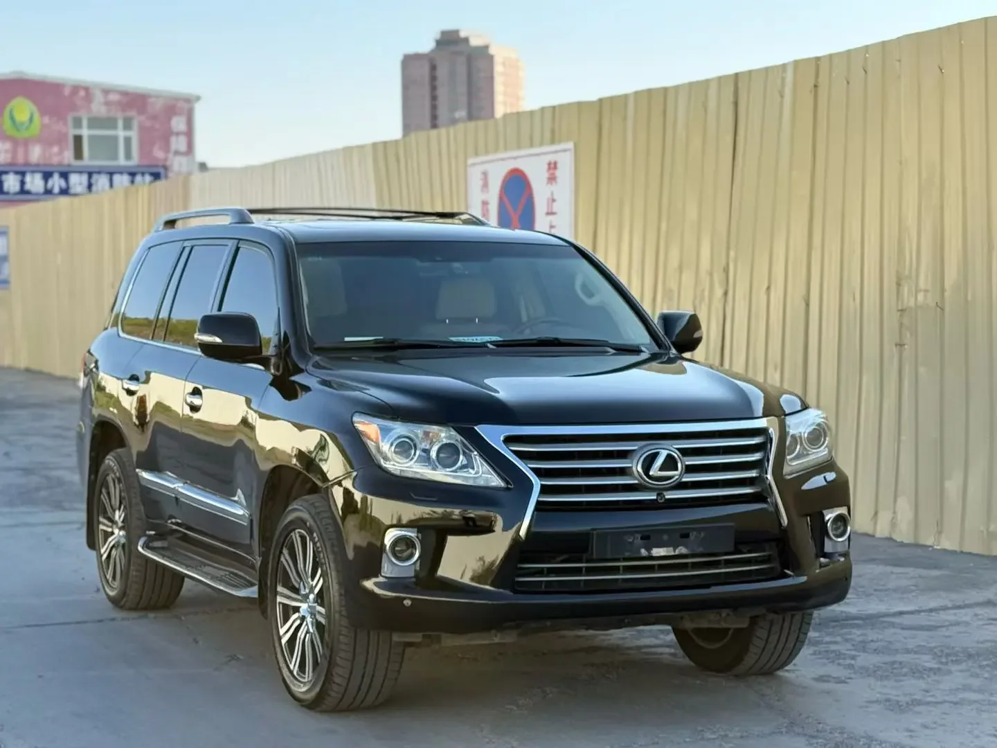 Lexus LX