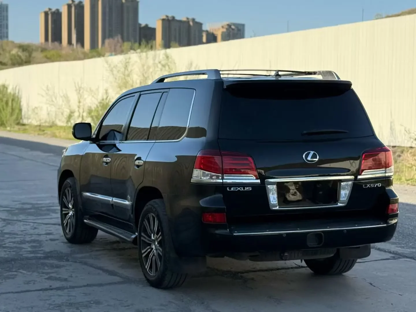 Lexus LX