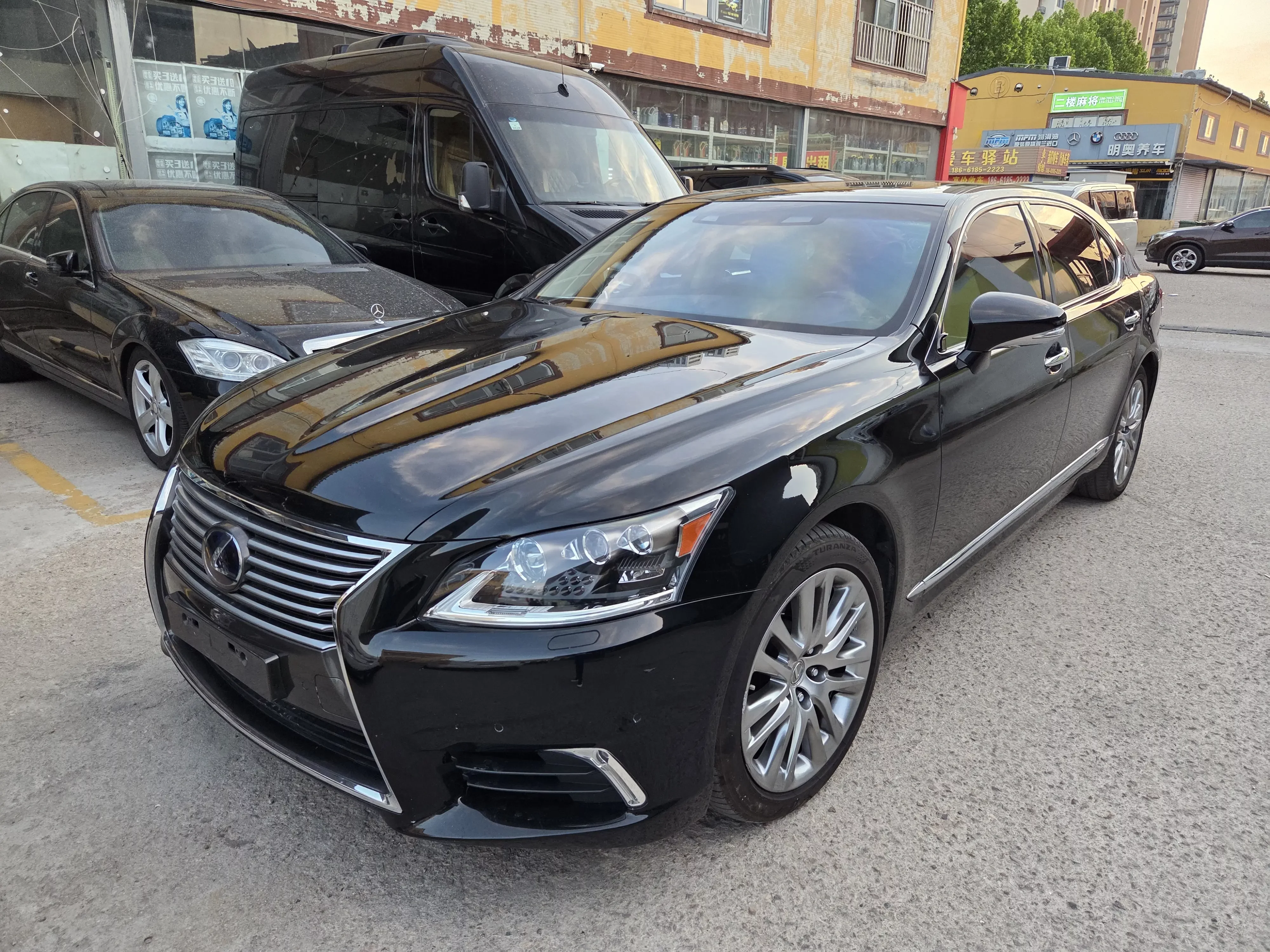Lexus LS