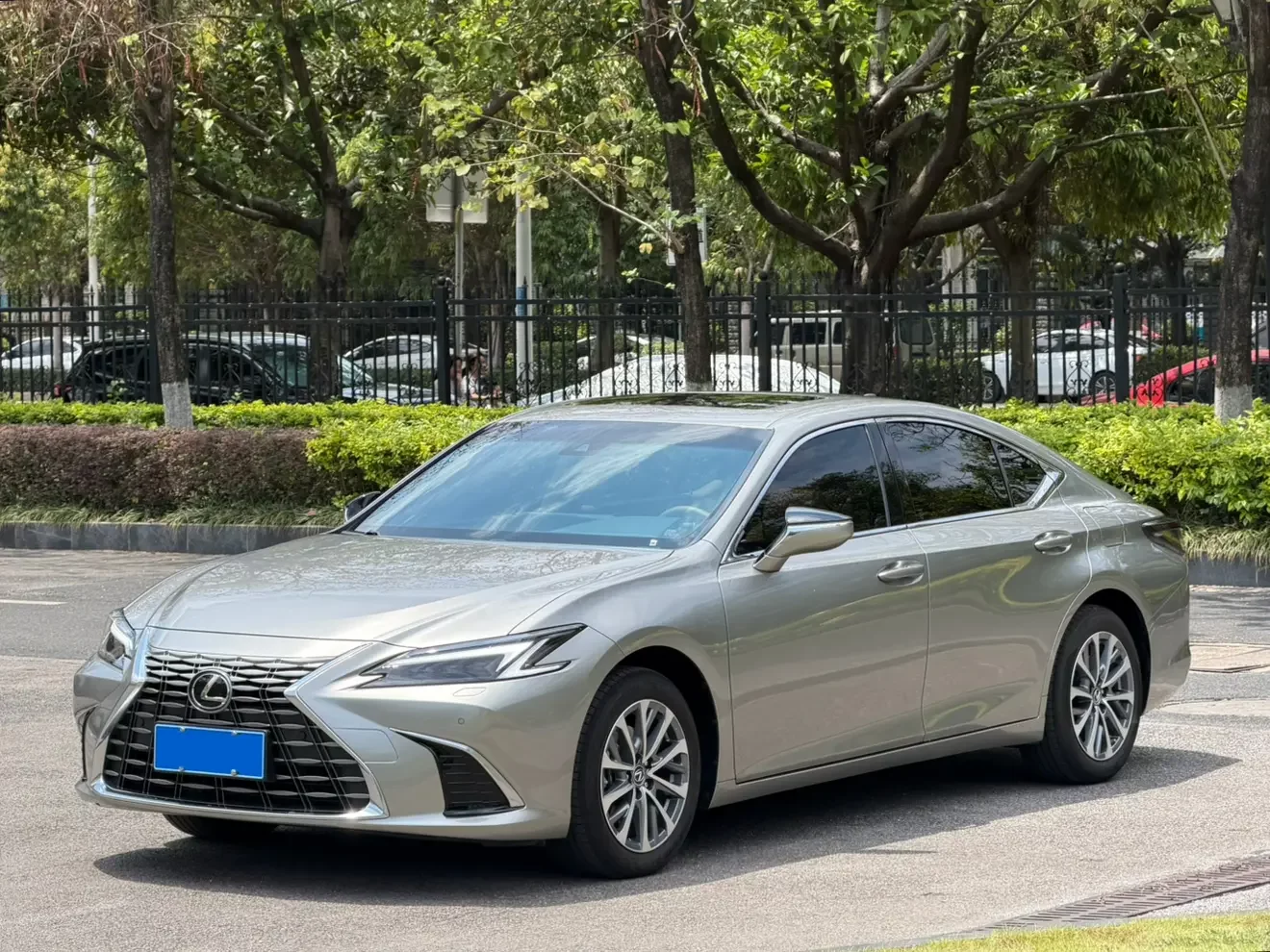 Lexus ES