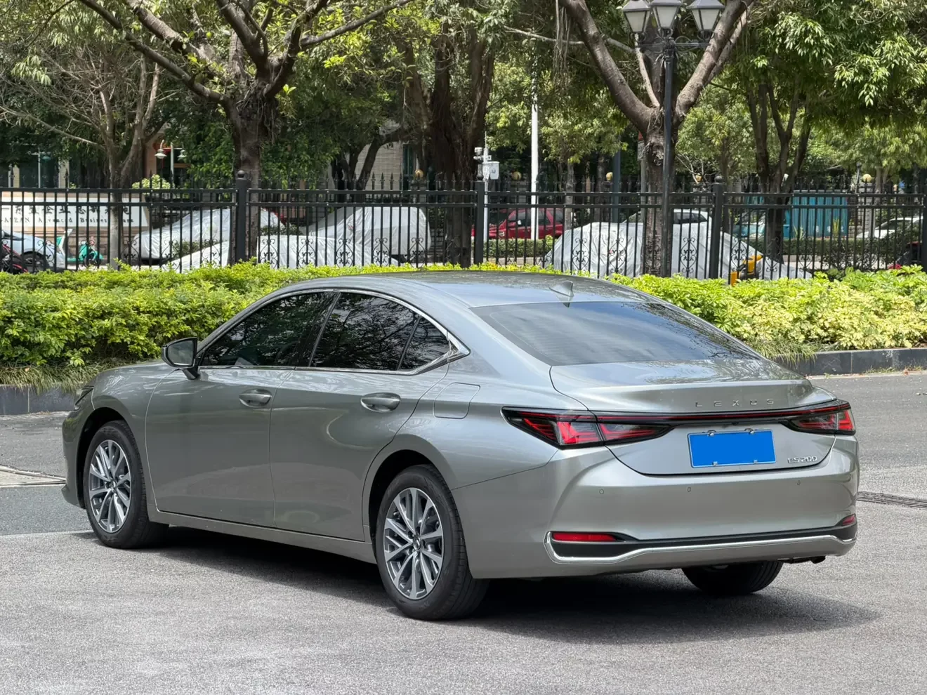 Lexus ES