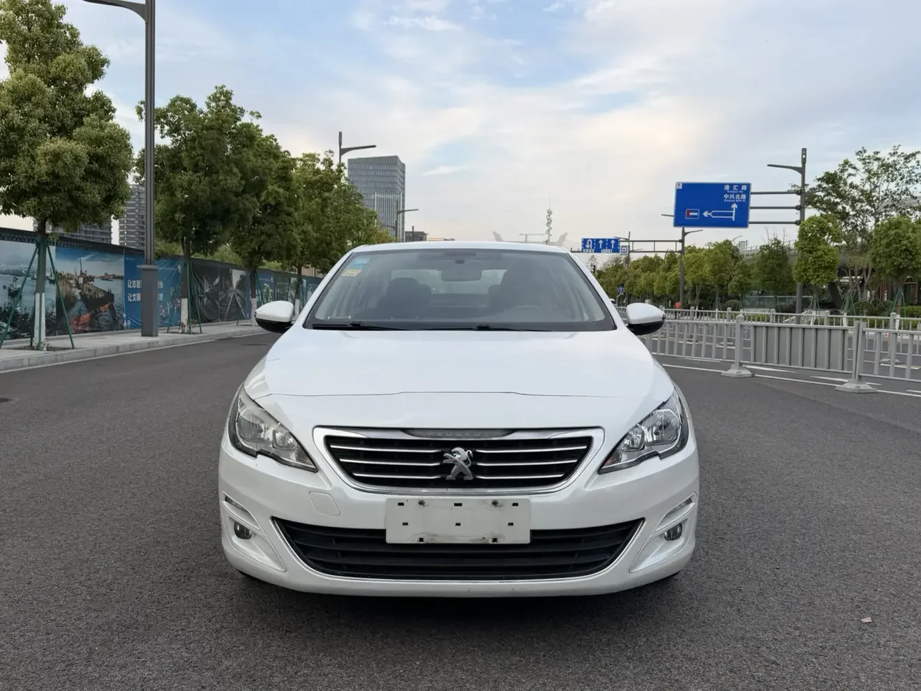 Peugeot 408