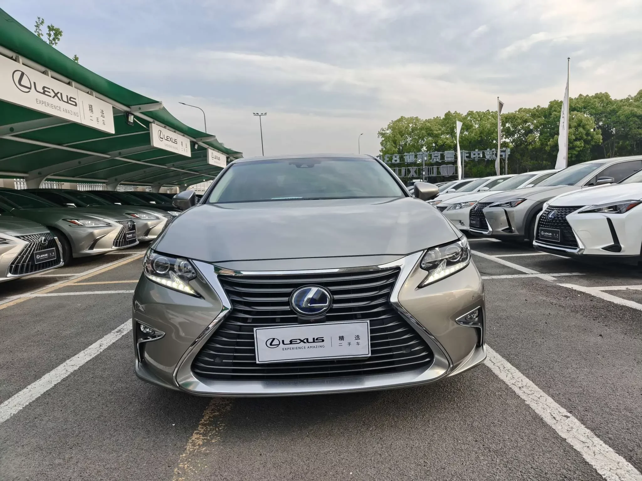 Lexus ES