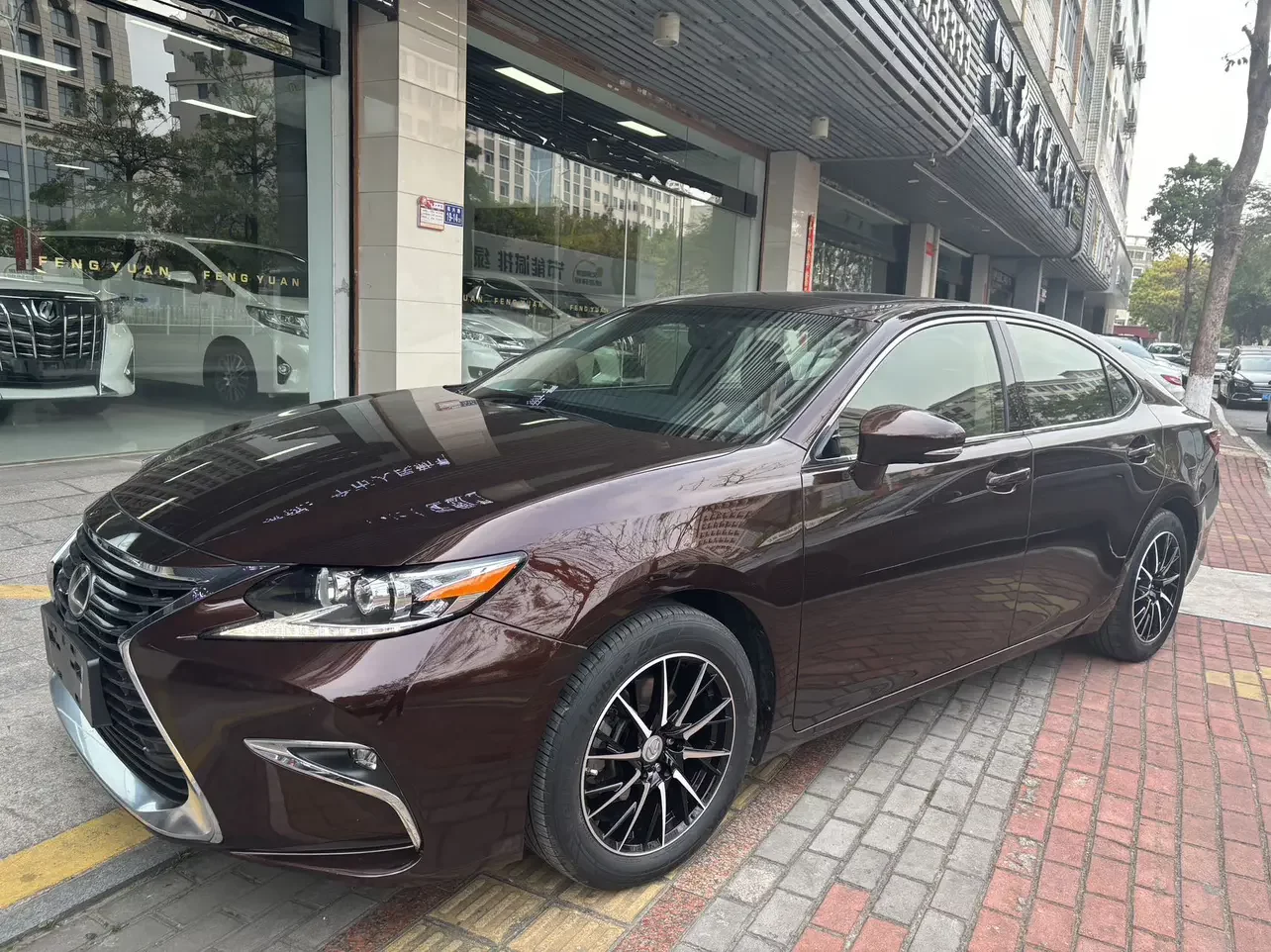 Lexus ES