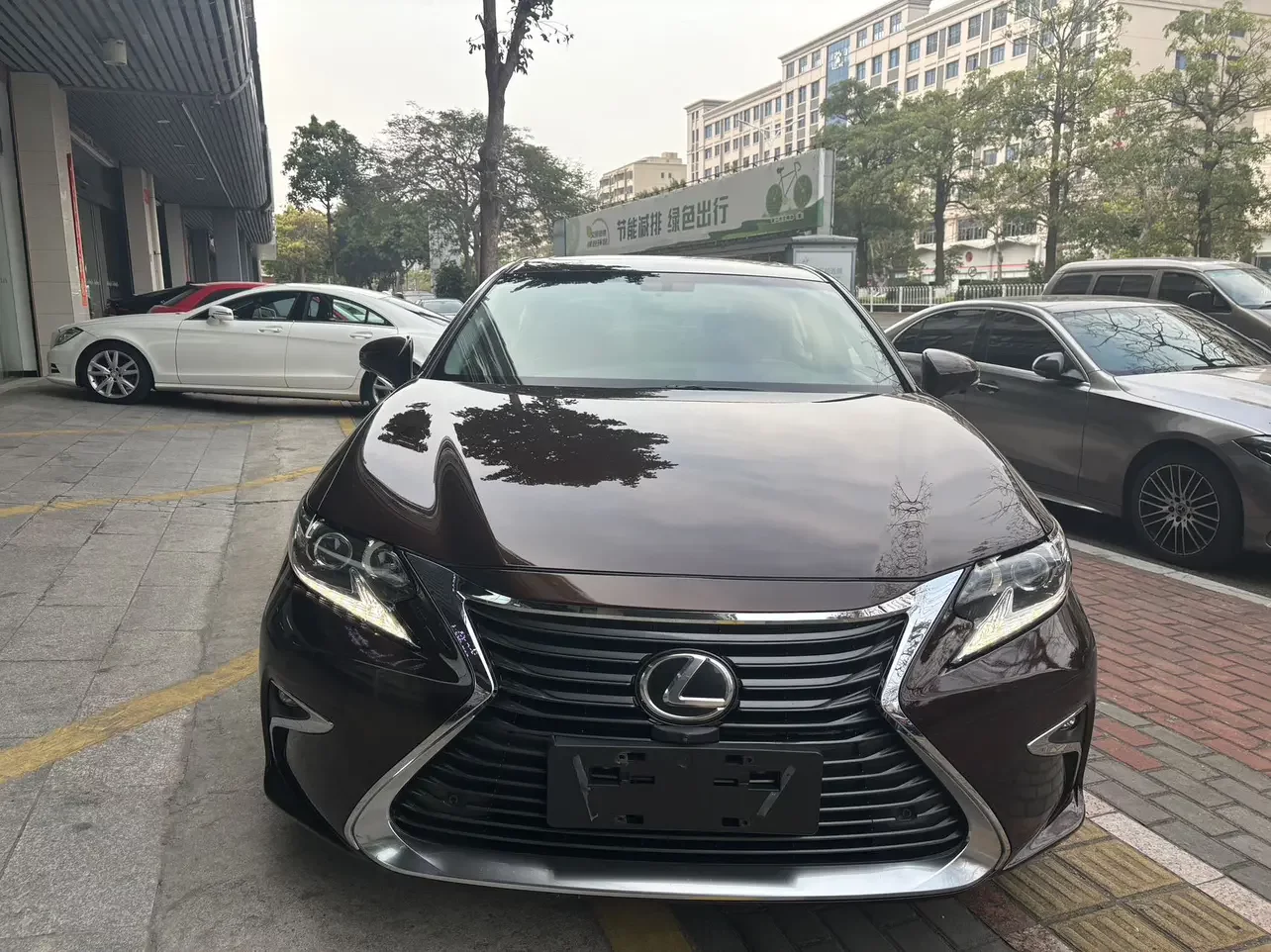 Lexus ES