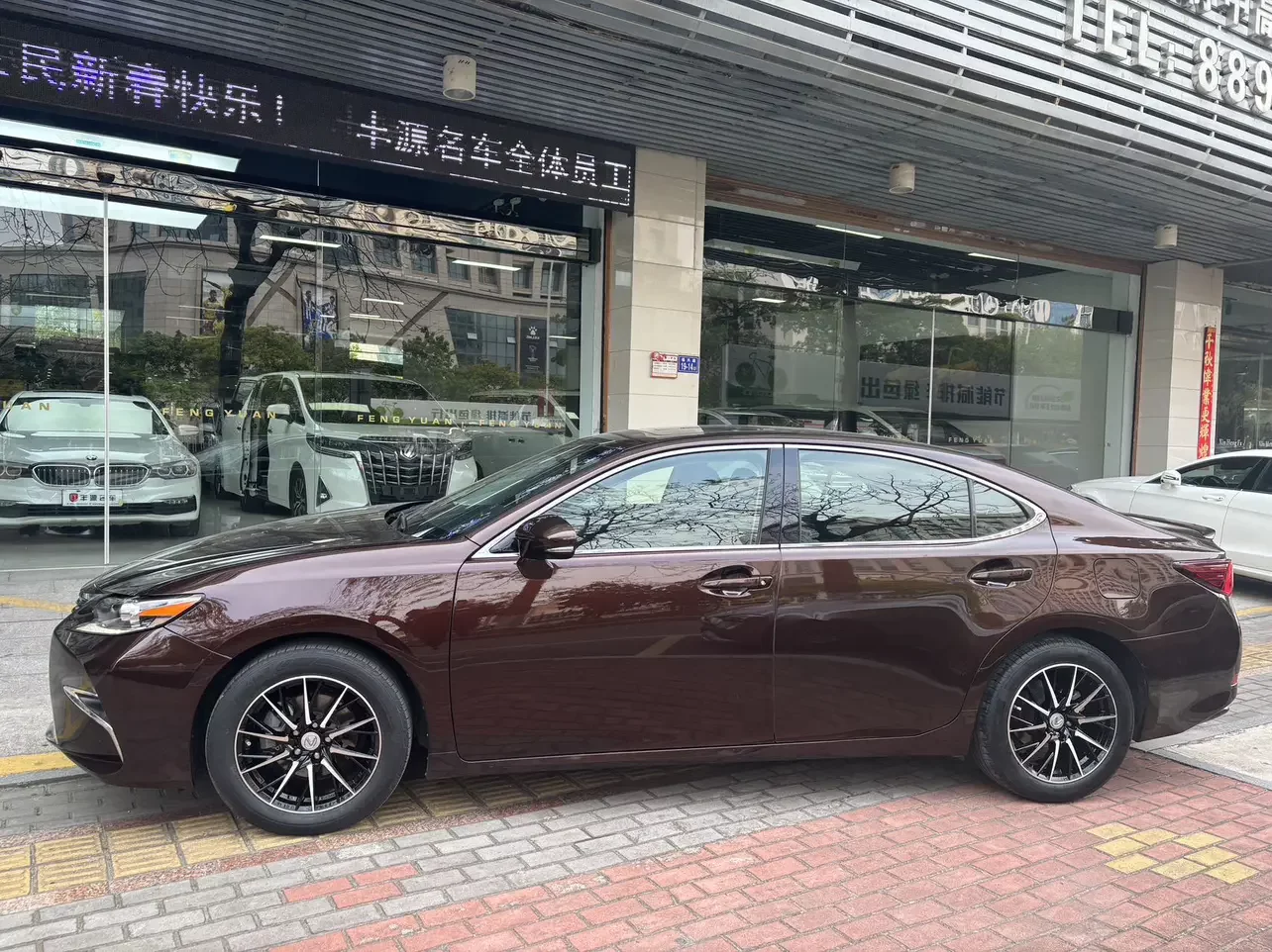 Lexus ES