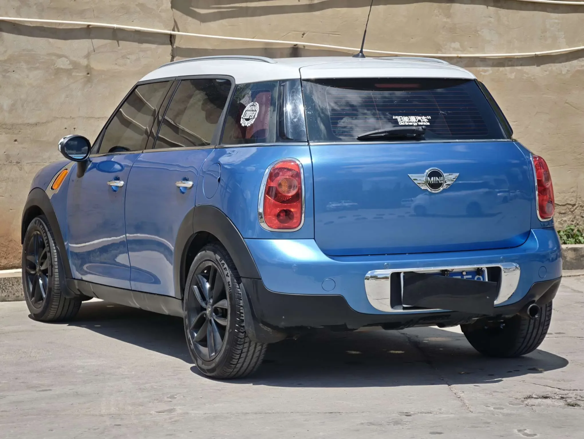 MINI COUNTRYMAN