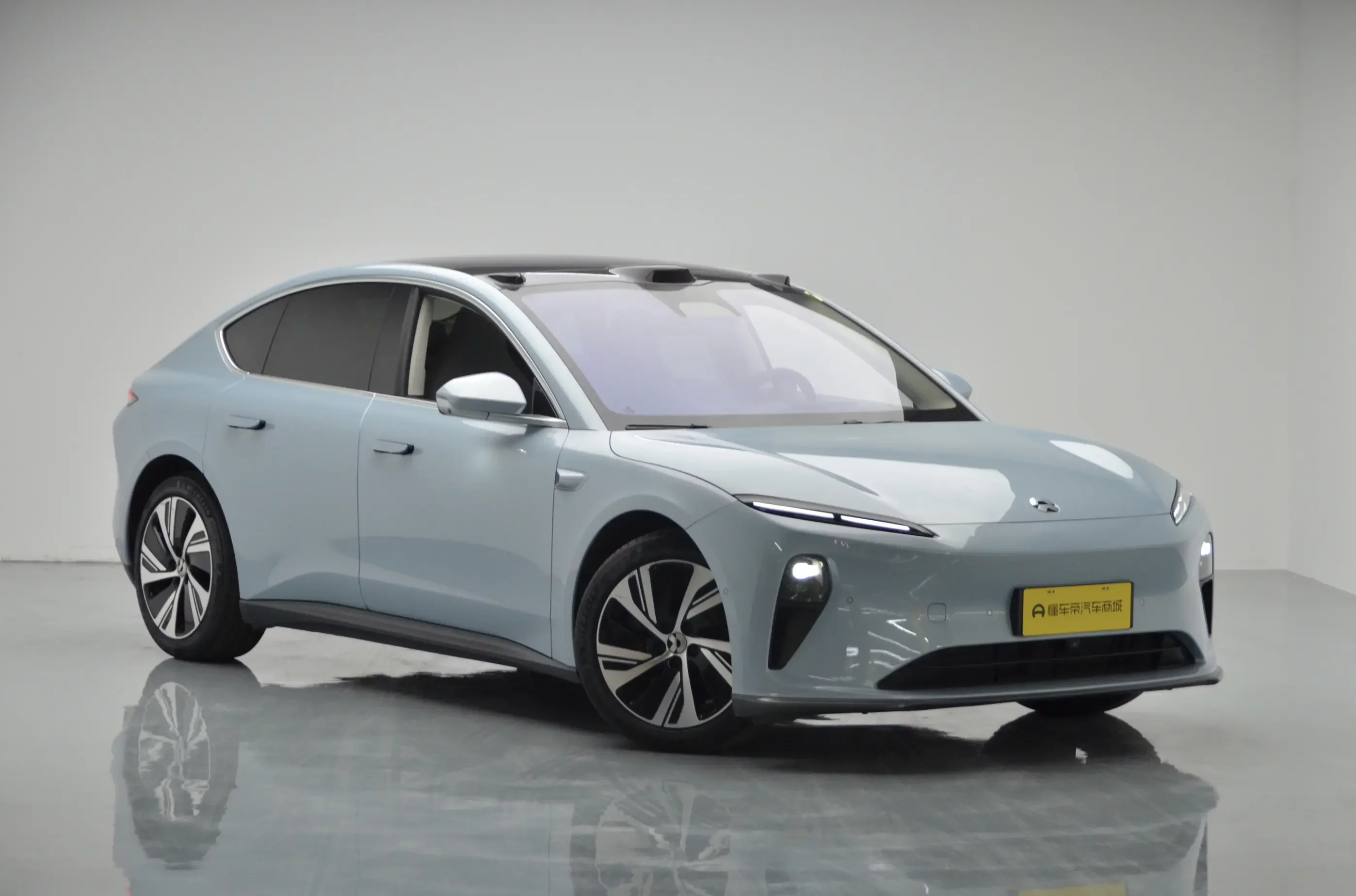 NIO ET5