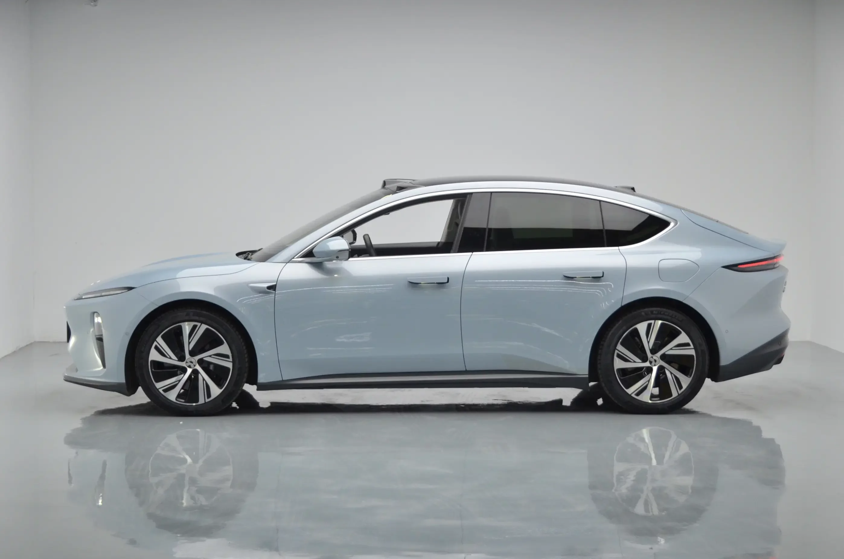 NIO ET5