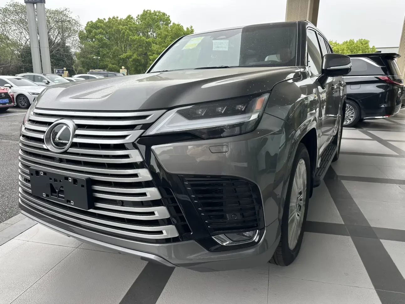 Lexus LX