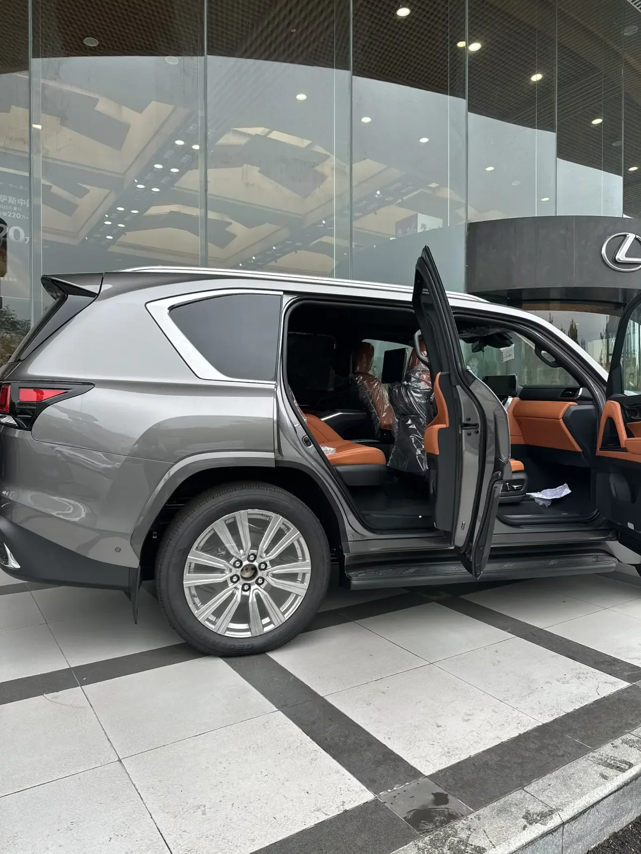 Lexus LX