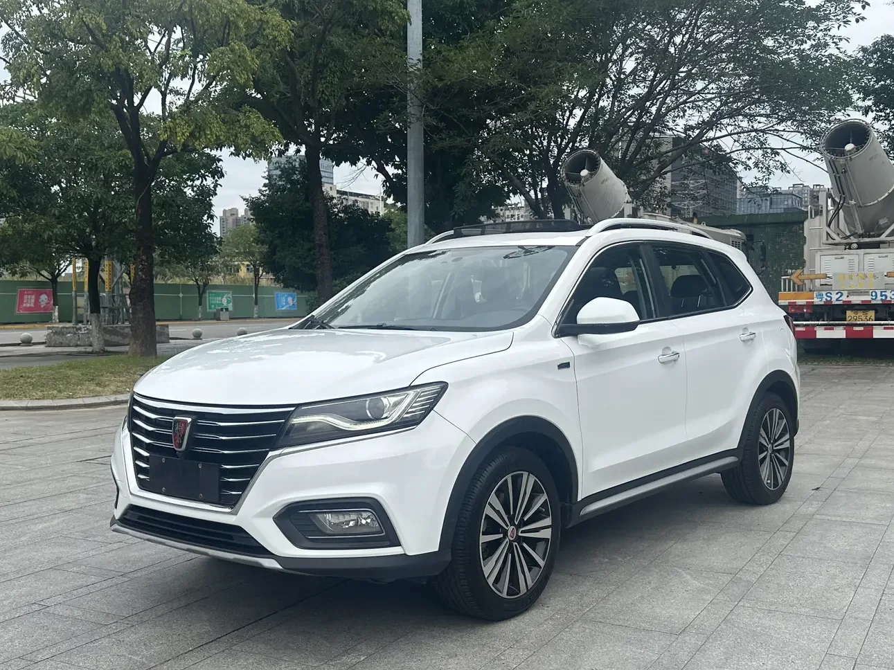 Roewe RX5