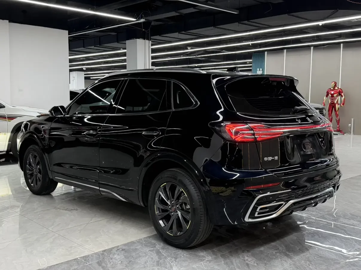 Hongqi HS5