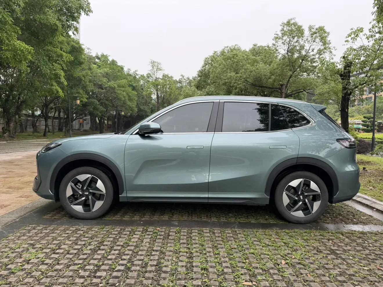 Geely Galaxy E5