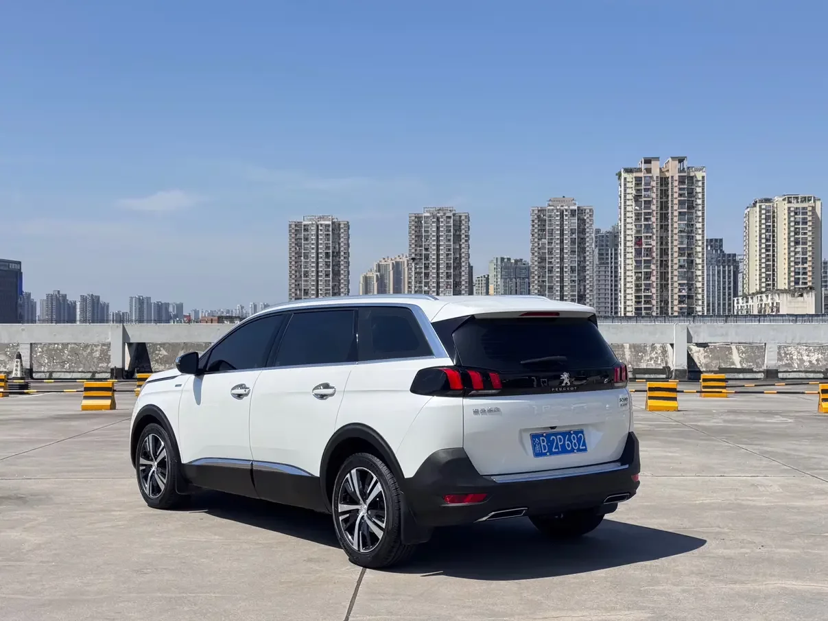 Peugeot 5008