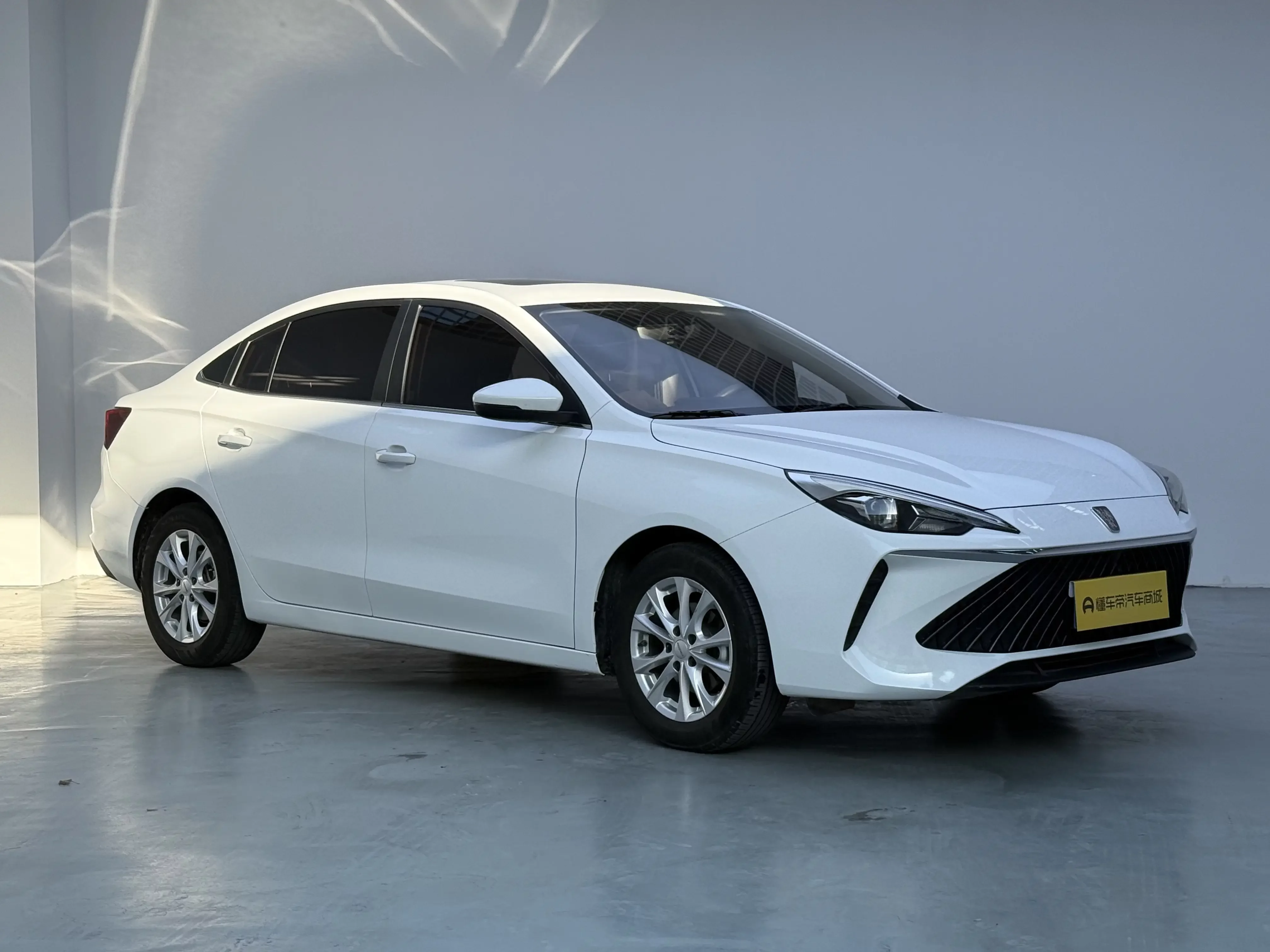 Roewe i5