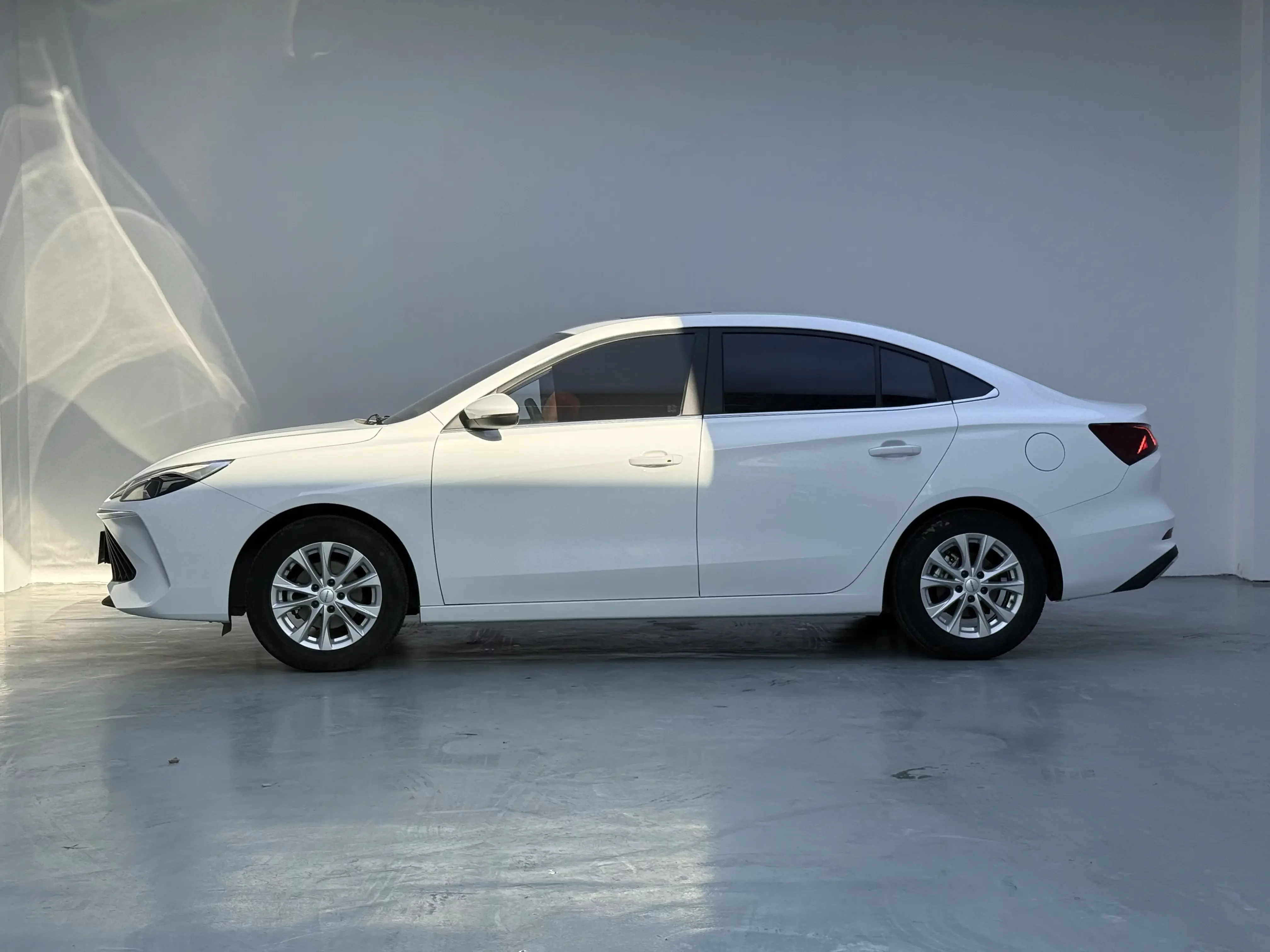 Roewe i5