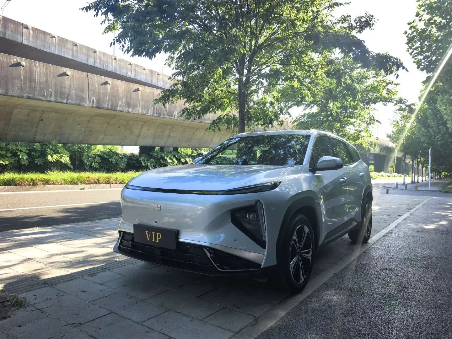Geely Galaxy L7