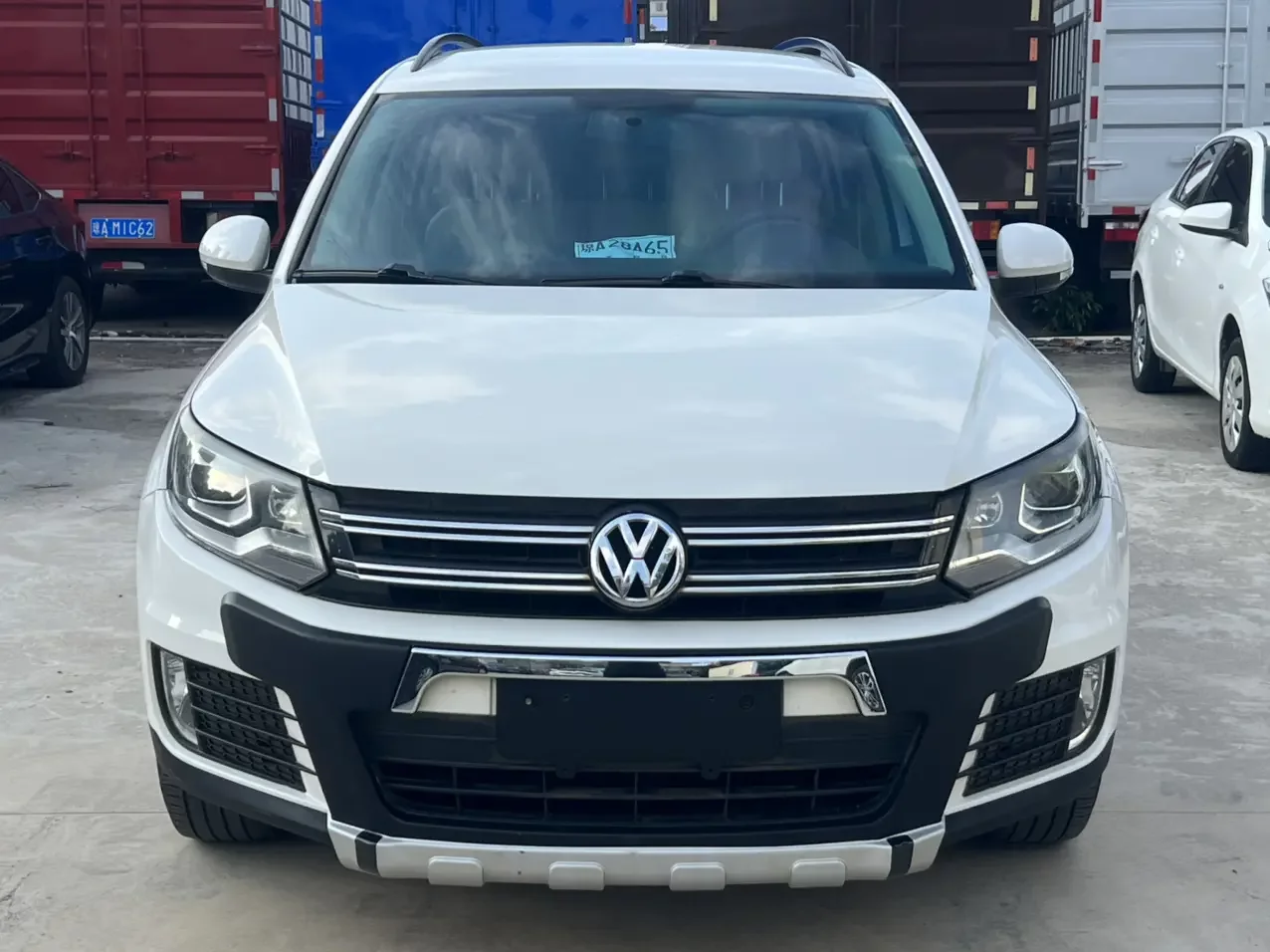 Volkswagen Tiguan (Tharu)