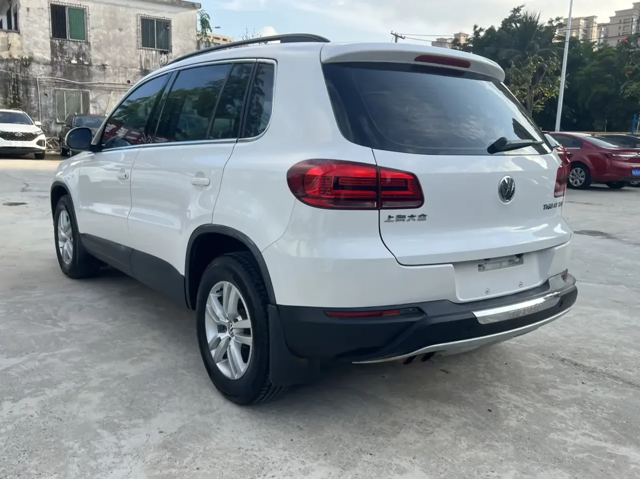 Volkswagen Tiguan (Tharu)