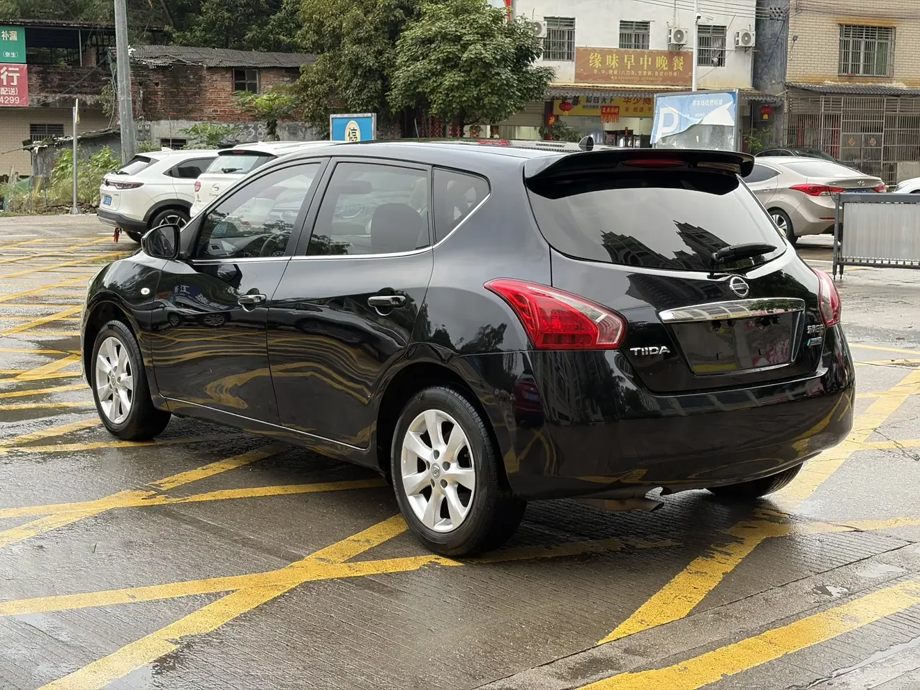 Nissan Tiida