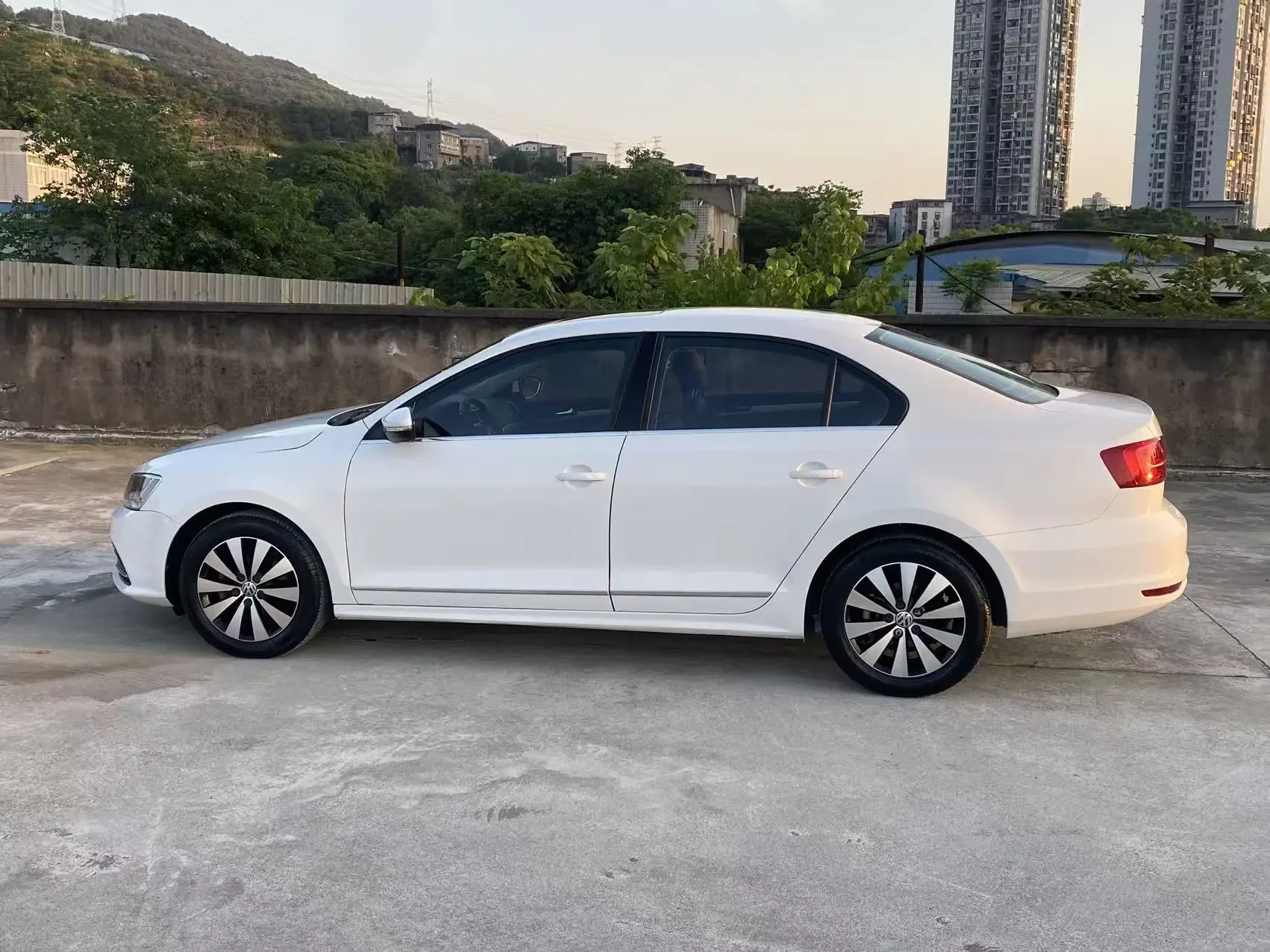 Volkswagen Sagitar