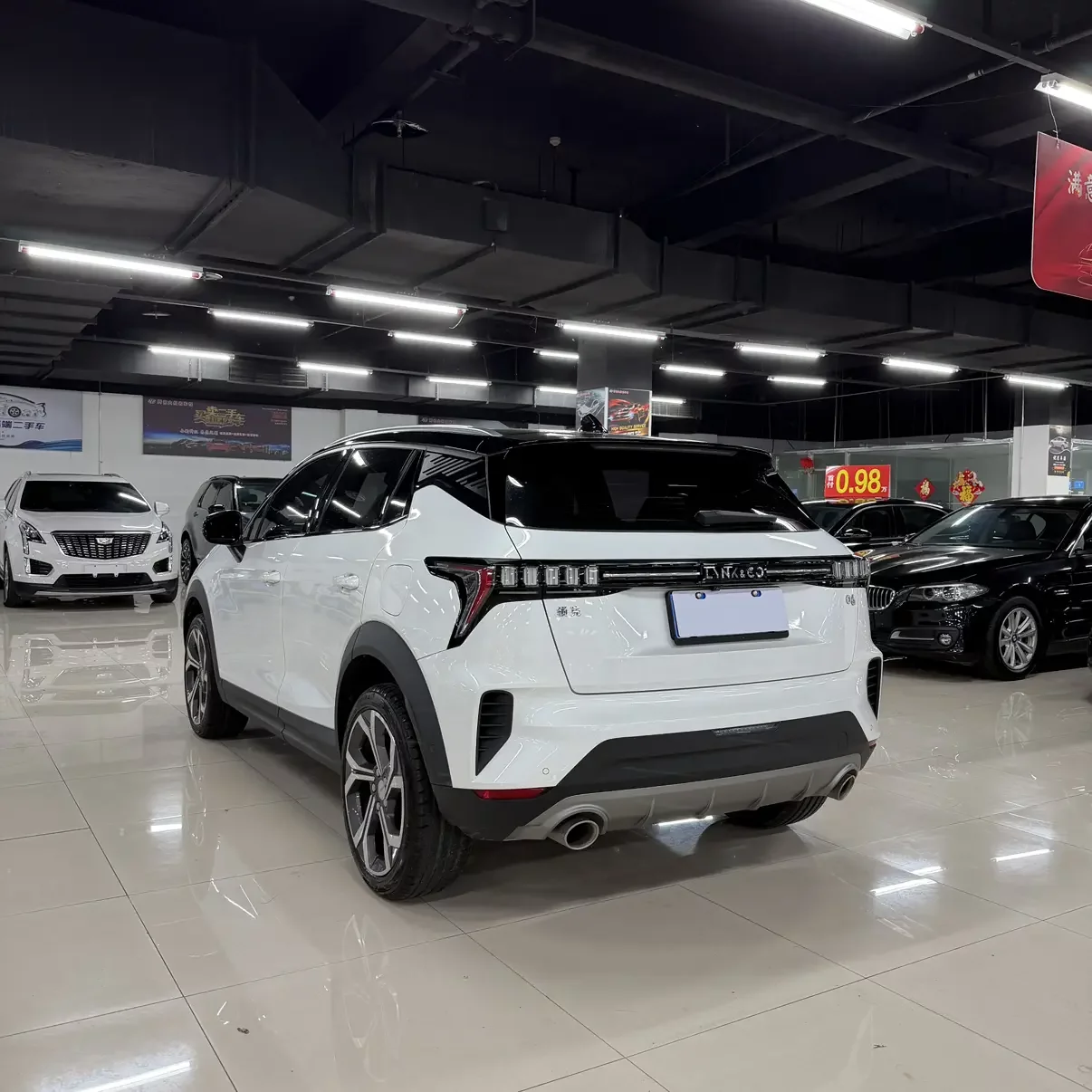 Lynk & Co 06
