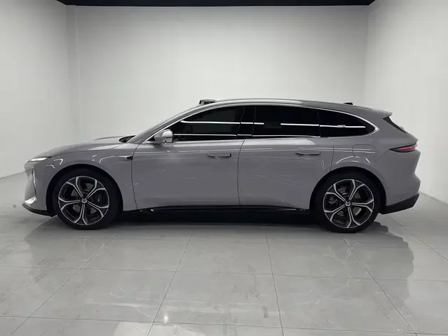 NIO ET5T