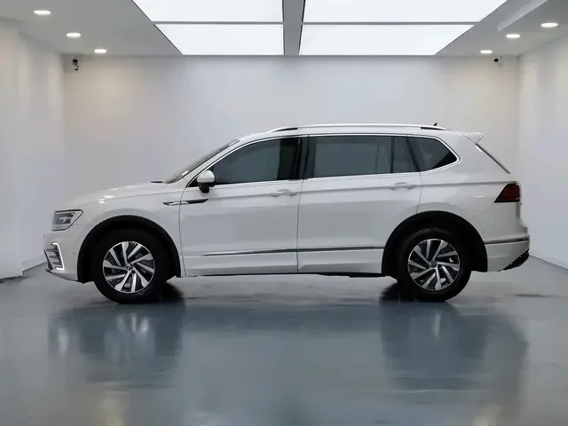 Volkswagen Tiguan L PHEV