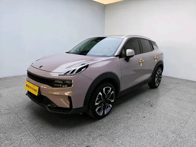 Lynk & Co 06 EM-P