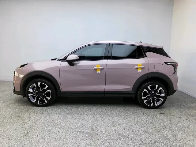 Lynk & Co 06 EM-P