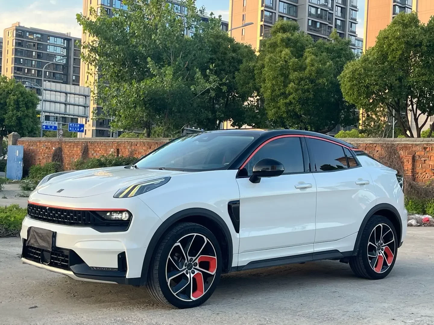 Lynk & Co 05