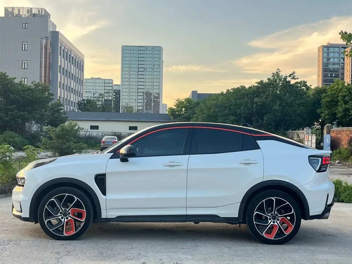 Lynk & Co 05