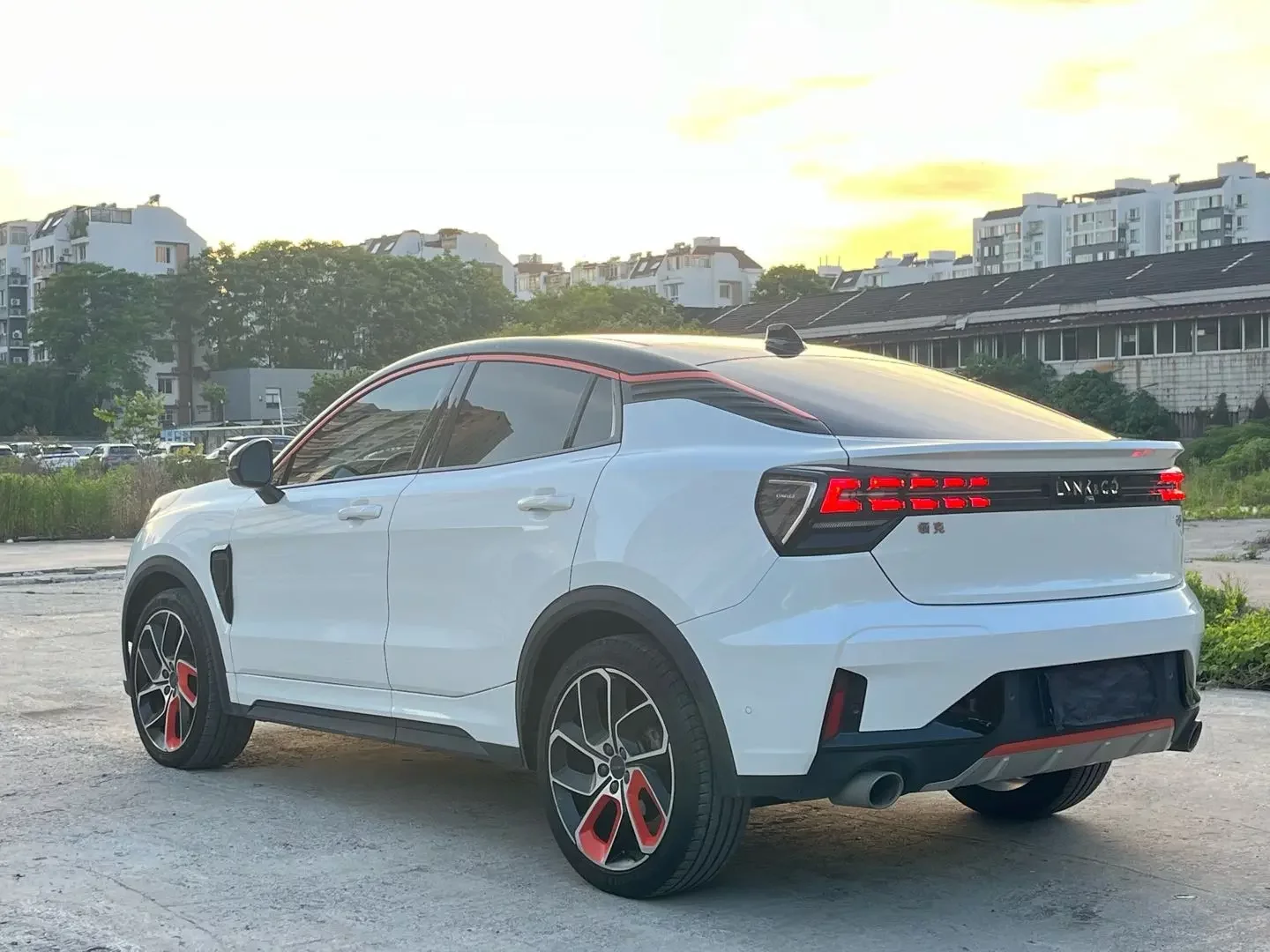 Lynk & Co 05