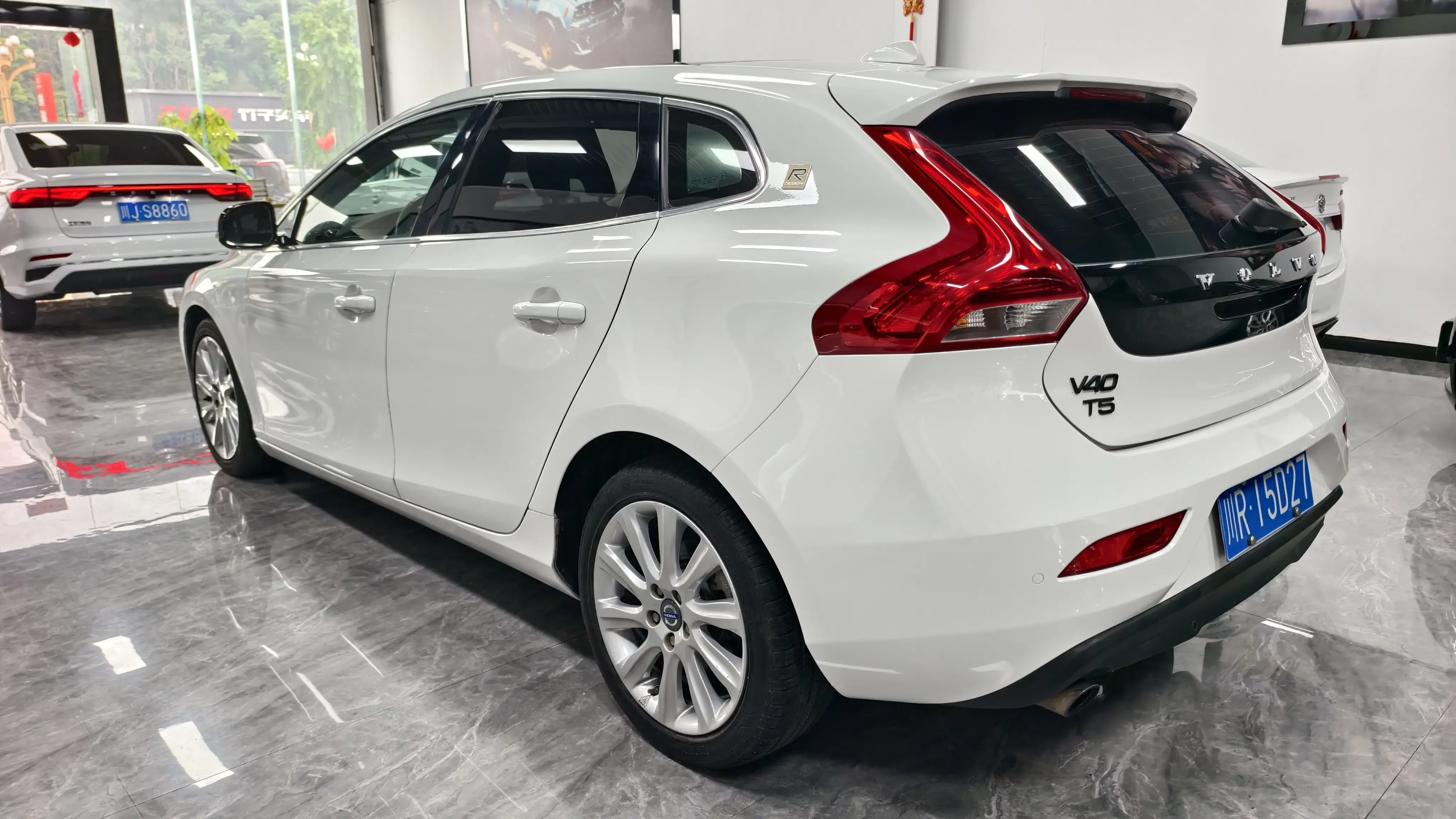 Volvo V40
