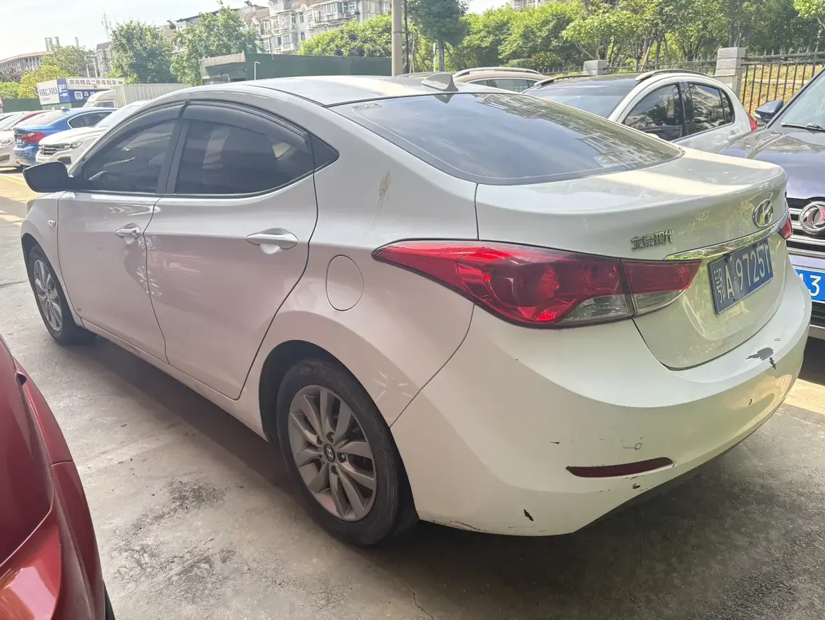 Hyundai Elantra