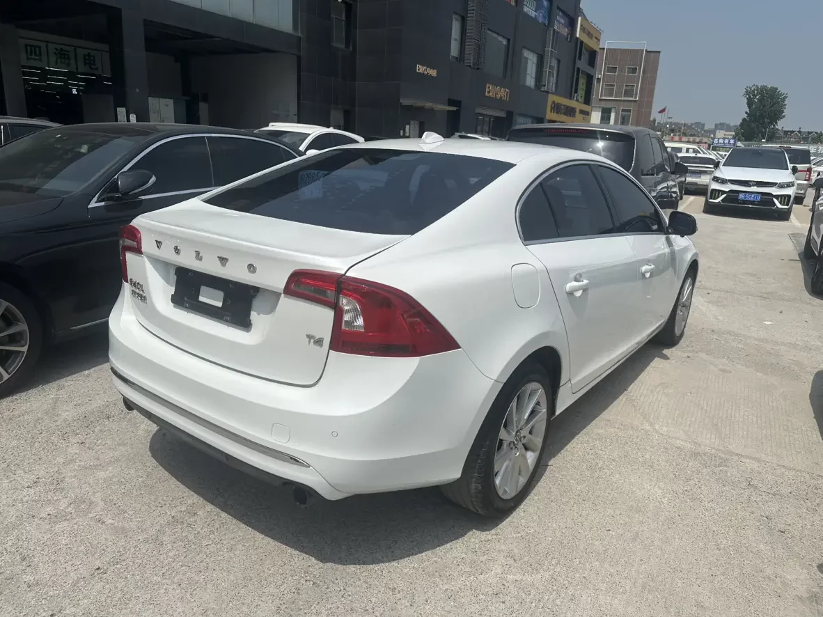 Volvo S60