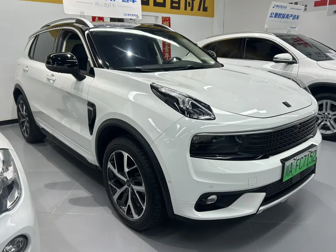 Lynk & Co 01 EM-P