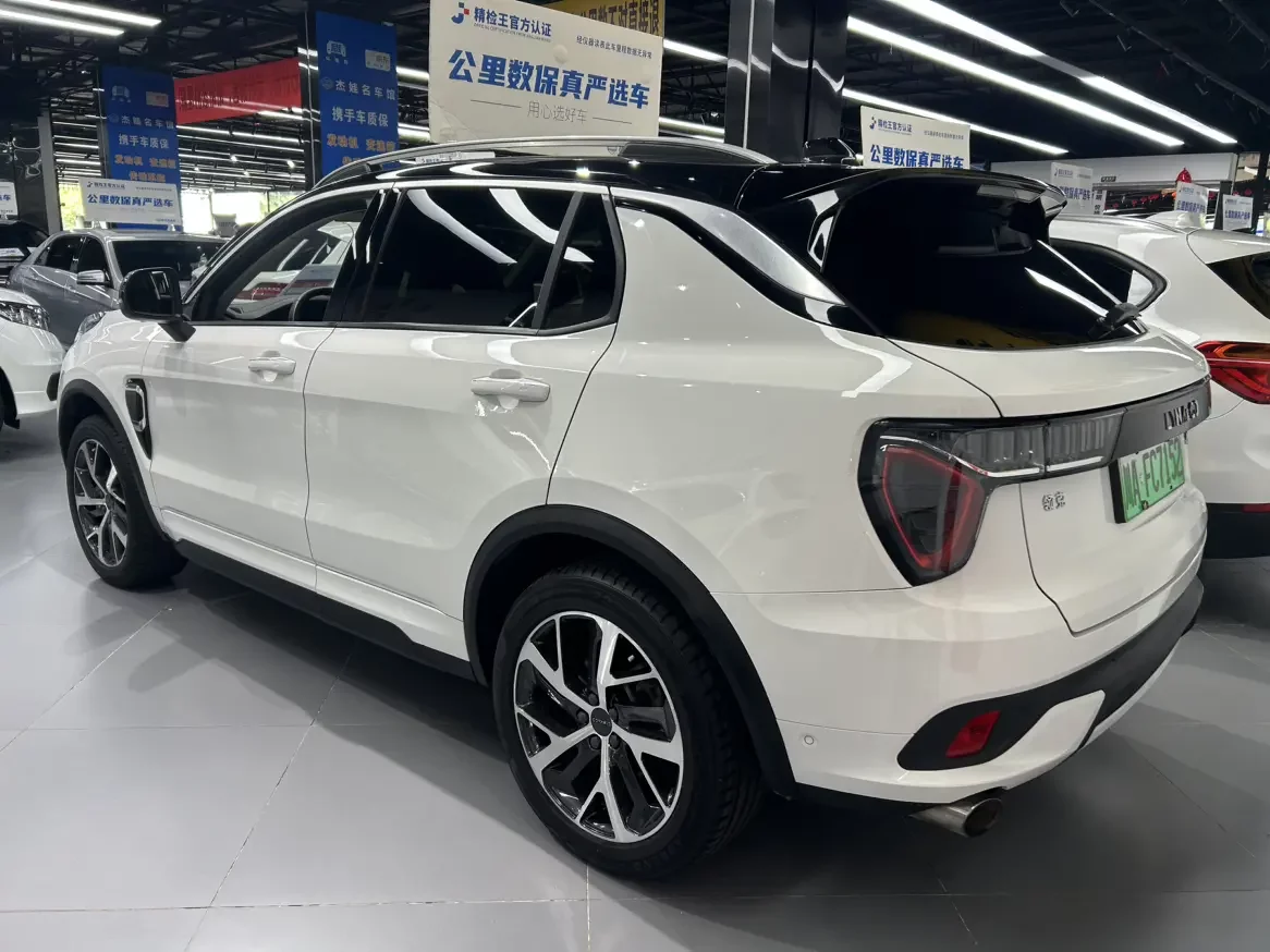 Lynk & Co 01 EM-P