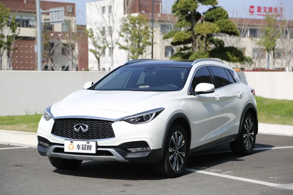 Infiniti QX30