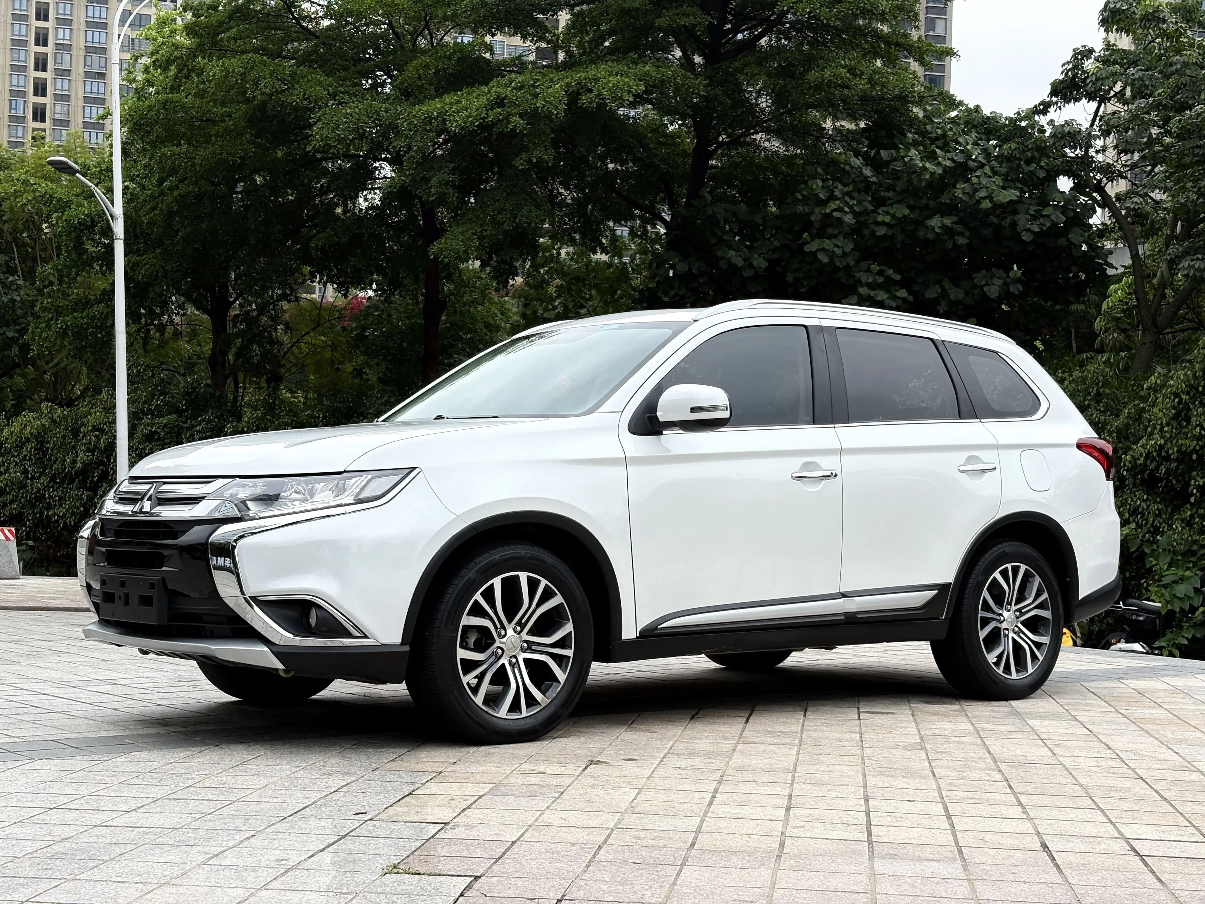 Mitsubishi Outlander  из Китая